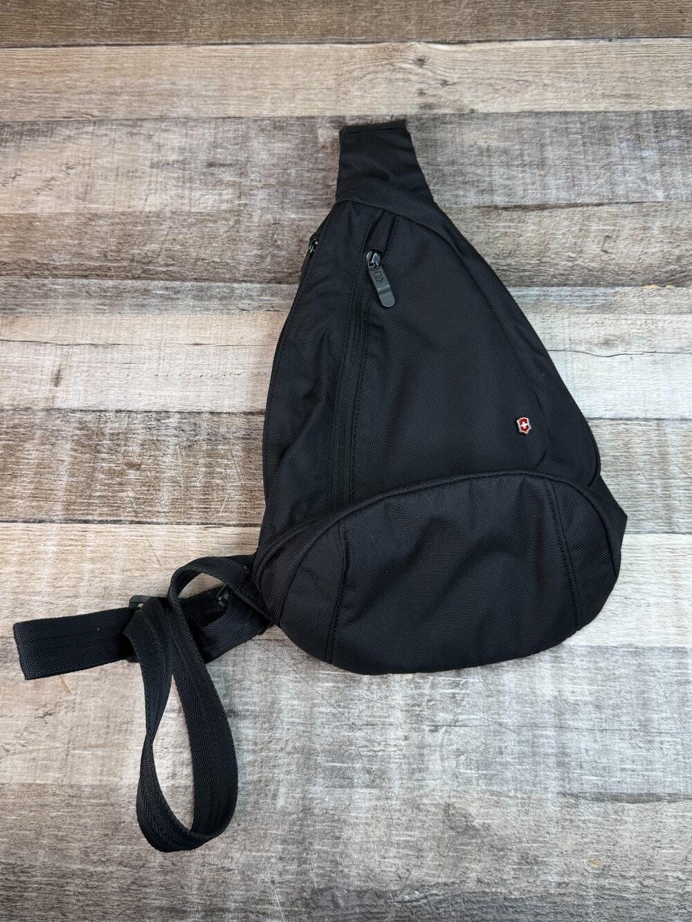 Victorinox Swiss Army Gear Sling Cross Body Backpack Black 16” Travel